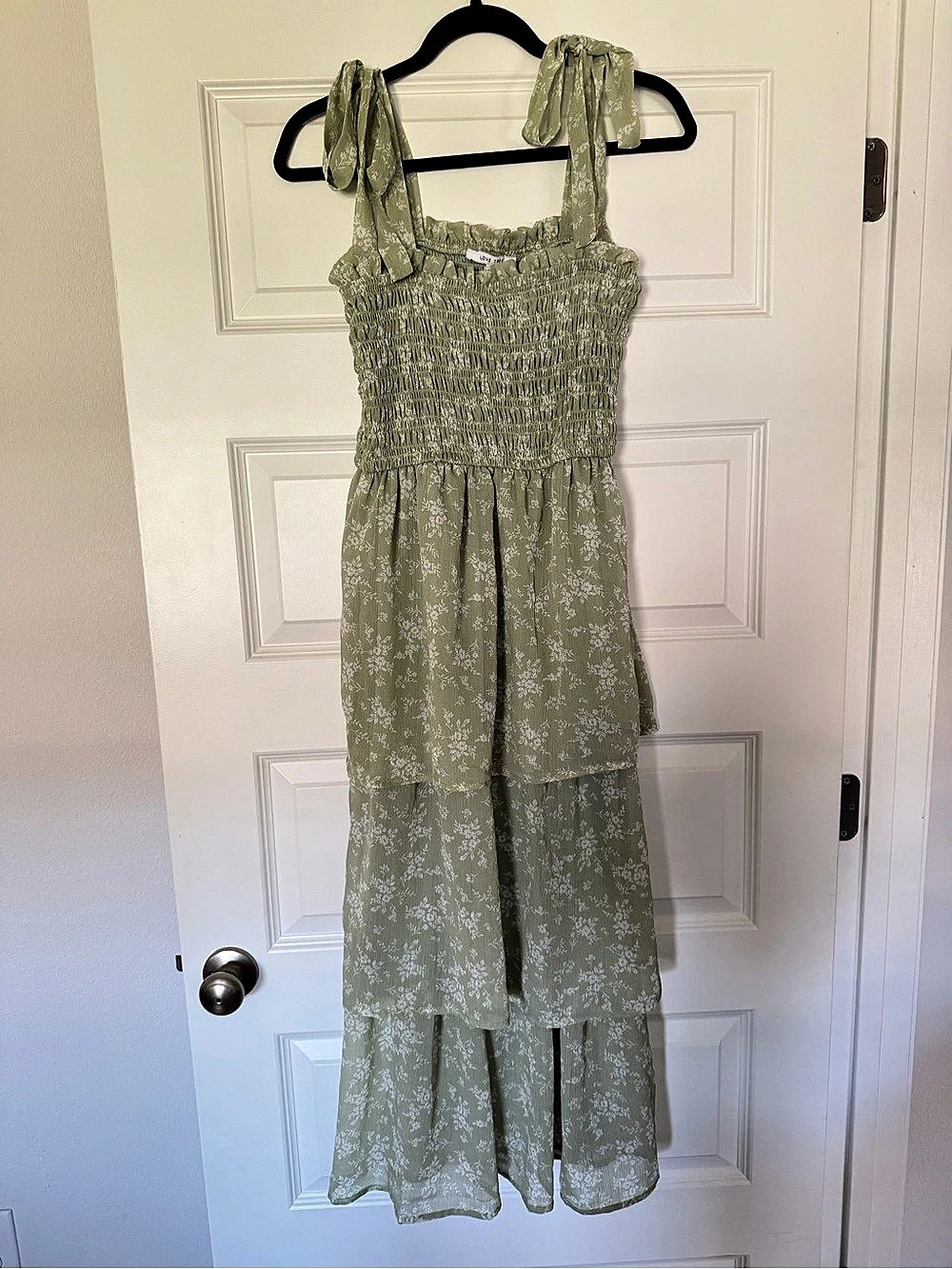 Love Tree Floral Smocked Maxi Dress in Green & White M